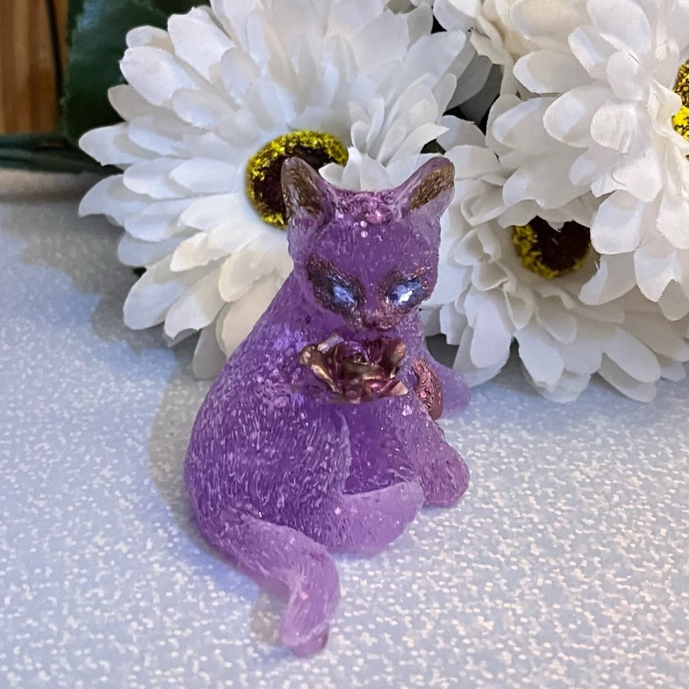 Handcrafted Siamese Cat Sculpture